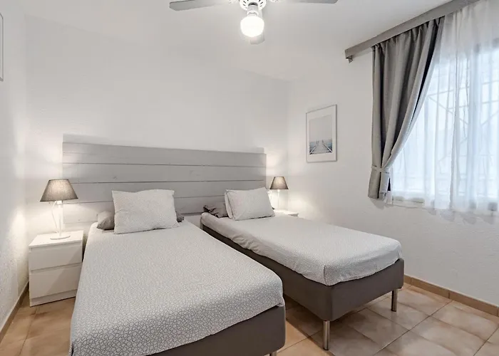 アパート 2 Bed With Pool View Castle Harbour C202