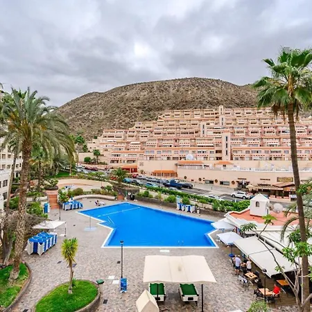 2 Bed With Pool View Castle Harbour C202 Apartment