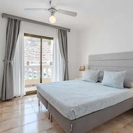 Apartment 2 Bed With Pool View Castle Harbour C202