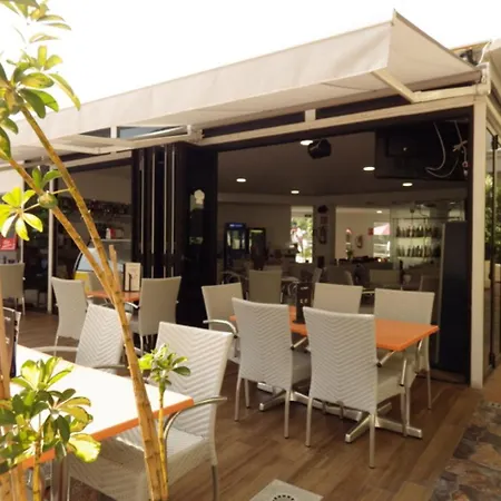 Lejlighed 2 Bed With Pool View Castle Harbour C202 Los Cristianos (Tenerife)
