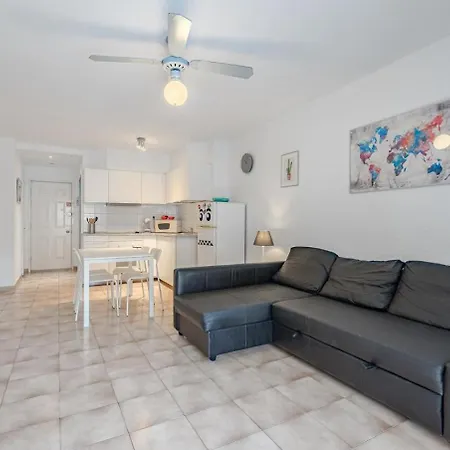 Lejlighed 2 Bed With Pool View Castle Harbour C202 Los Cristianos (Tenerife)